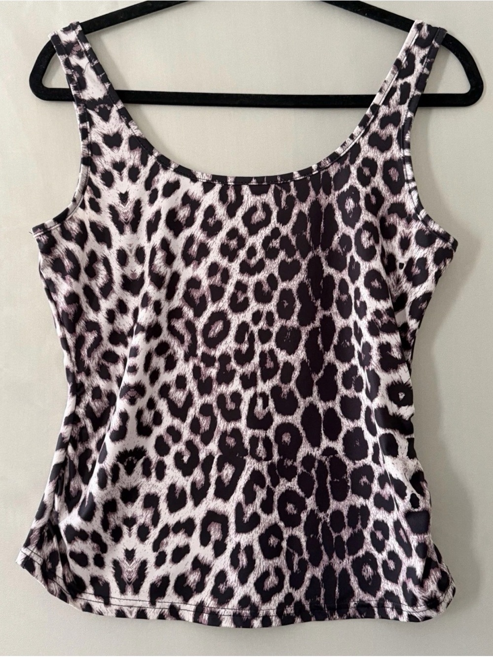 Leopard Print Scoop Neck Tank Top - Black & White - Picture 7 of 7